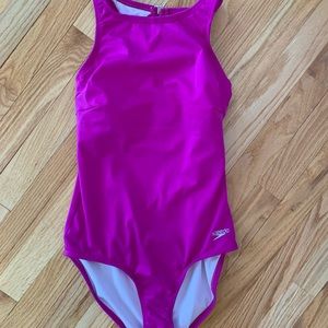 Women’s size 6 speedo bathing suit